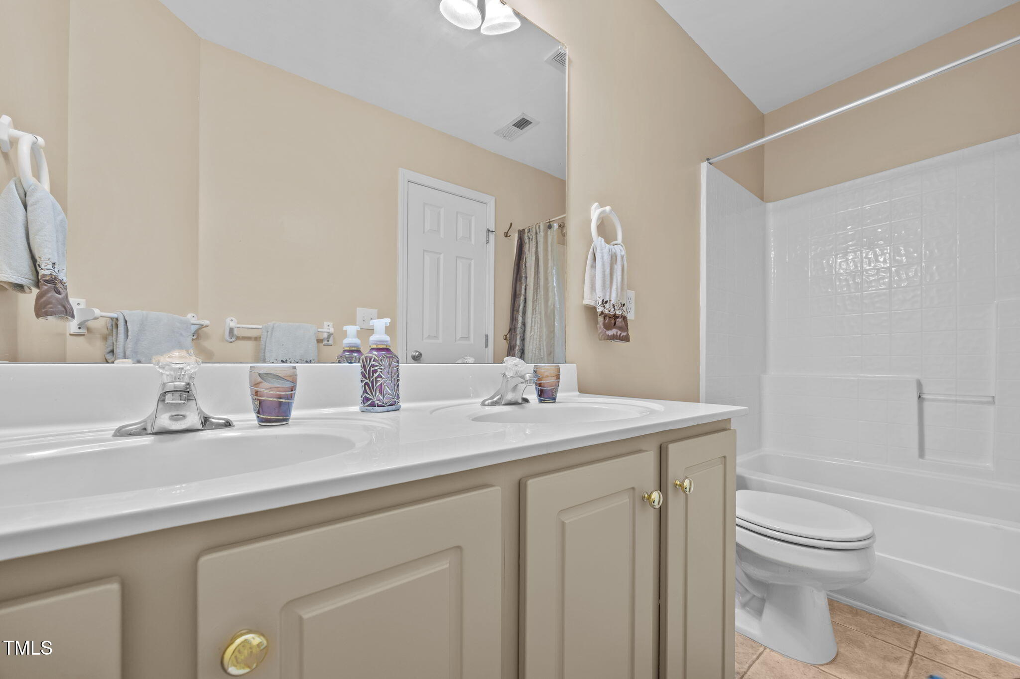 3217 Enchanting Way