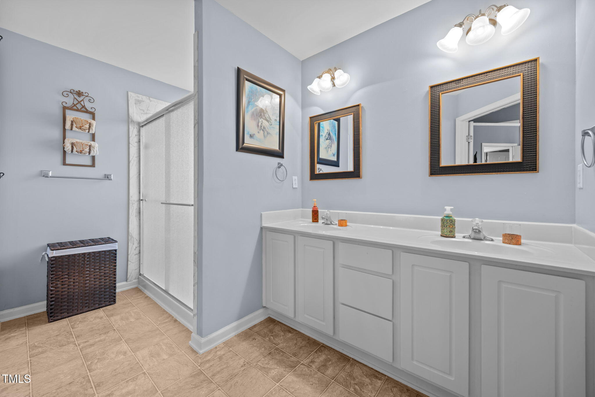 3217 Enchanting Way