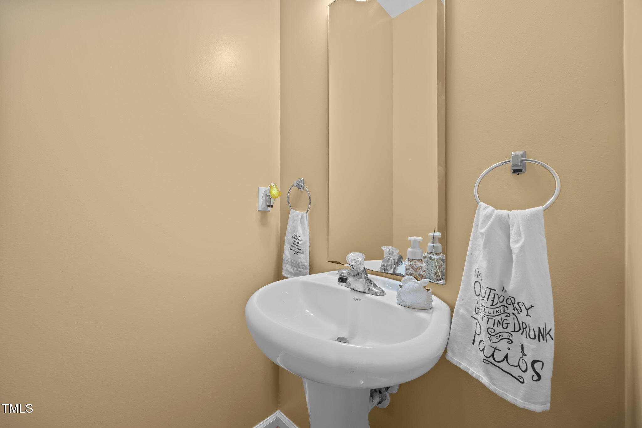 3217 Enchanting Way