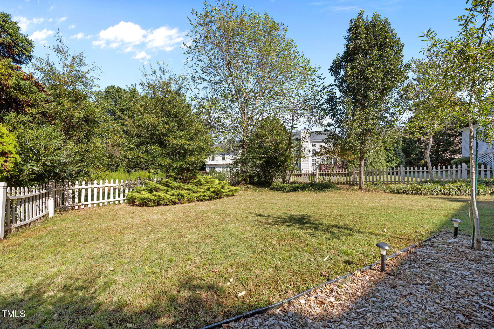 3217 Enchanting Way