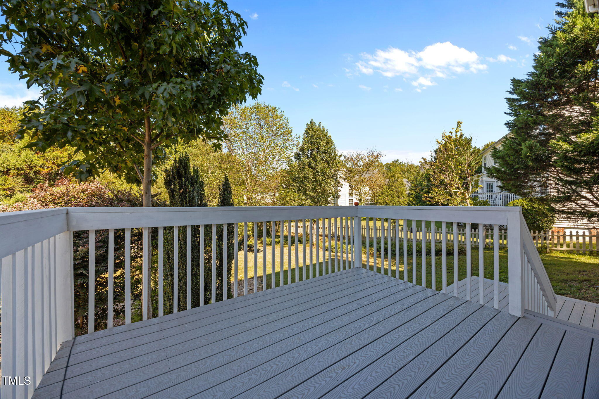 3217 Enchanting Way
