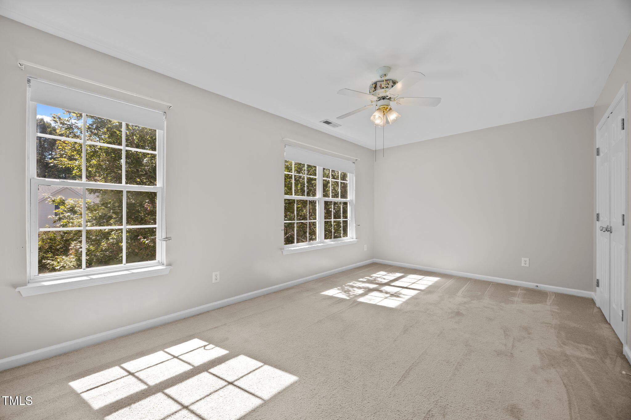 3217 Enchanting Way