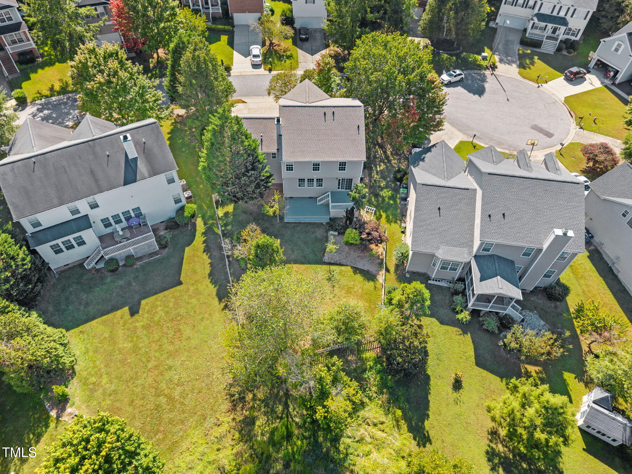 3217 Enchanting Way