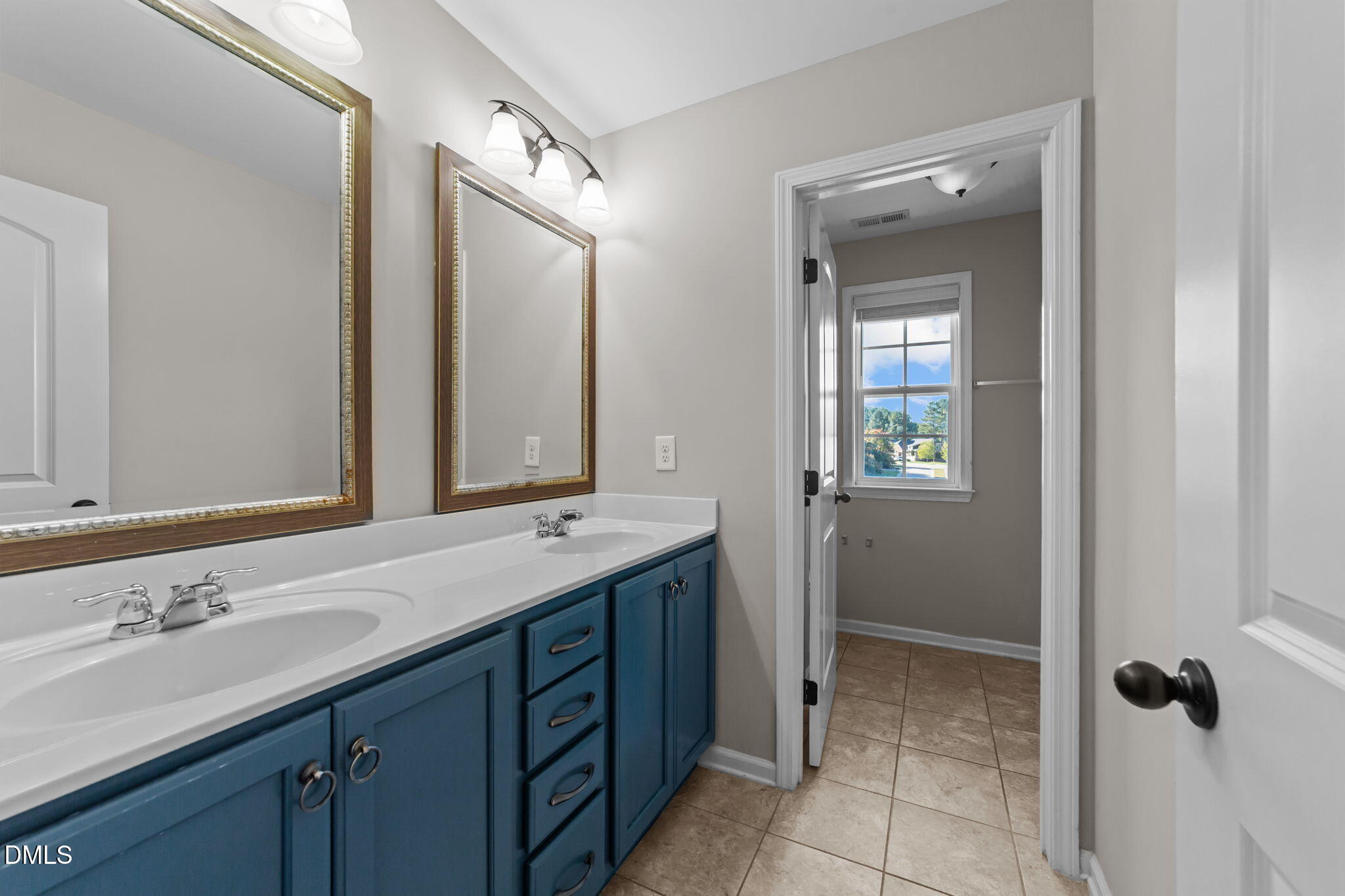 1124 Litchborough Way