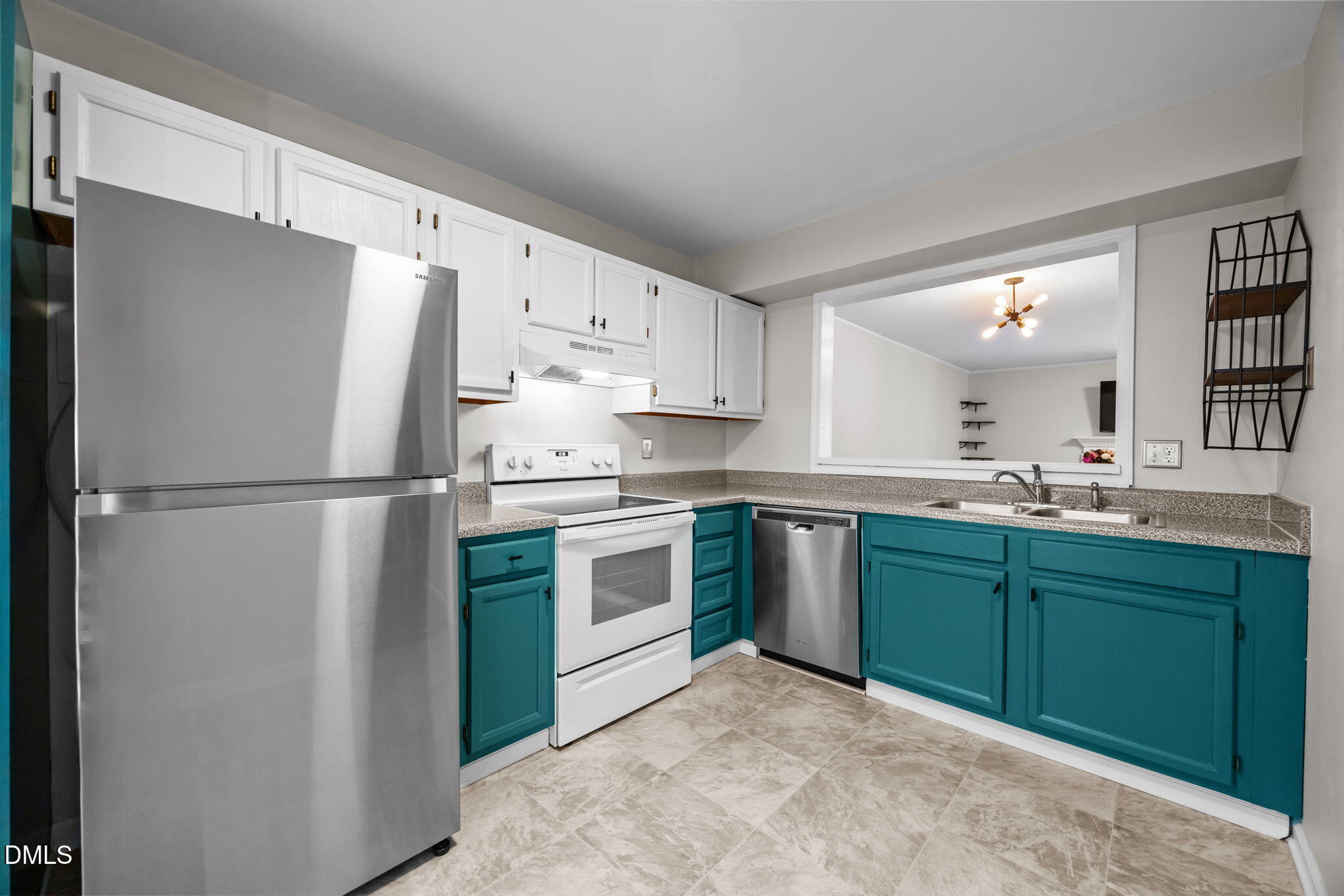 404 Broad Leaf Circle