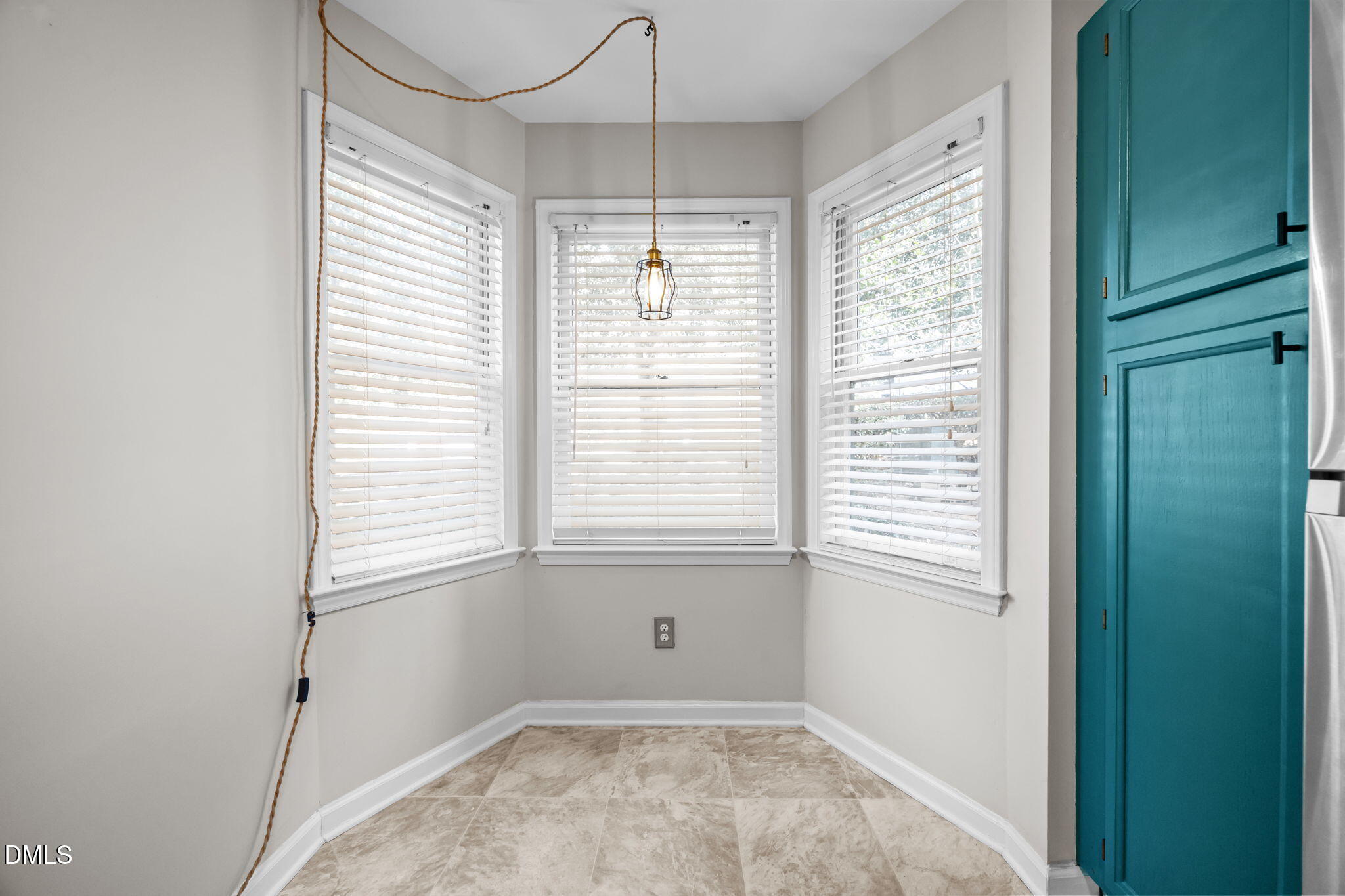 404 Broad Leaf Circle