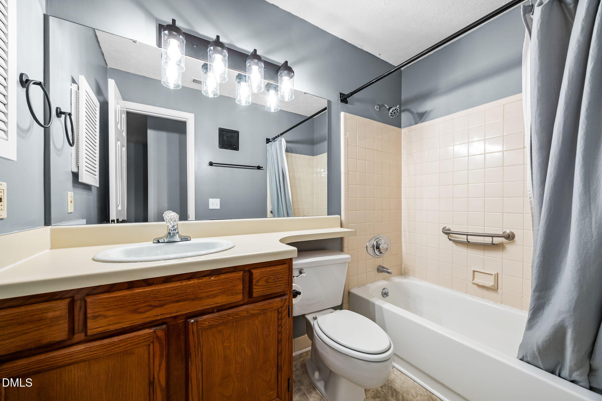 404 Broad Leaf Circle