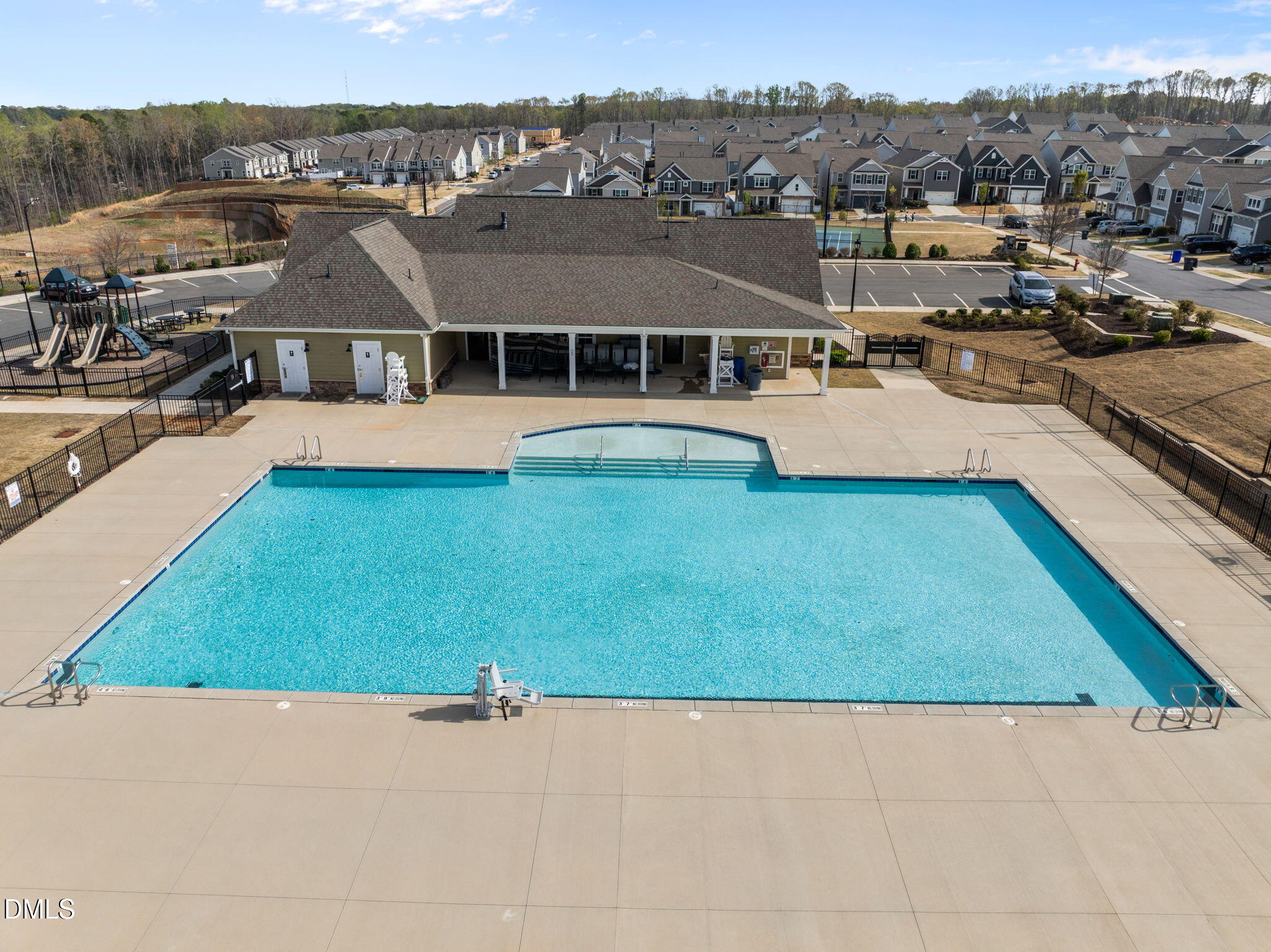 904 James J Freeland Memorial Drive