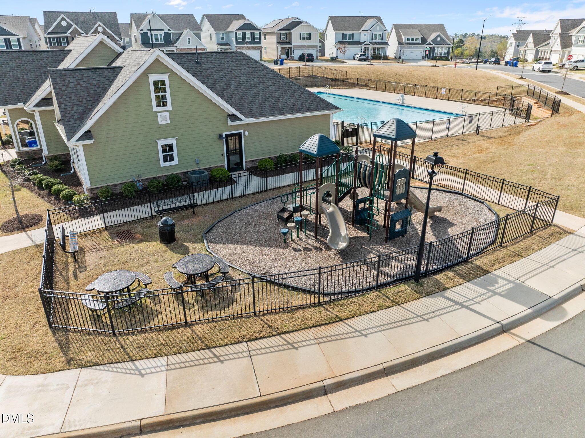 904 James J Freeland Memorial Drive