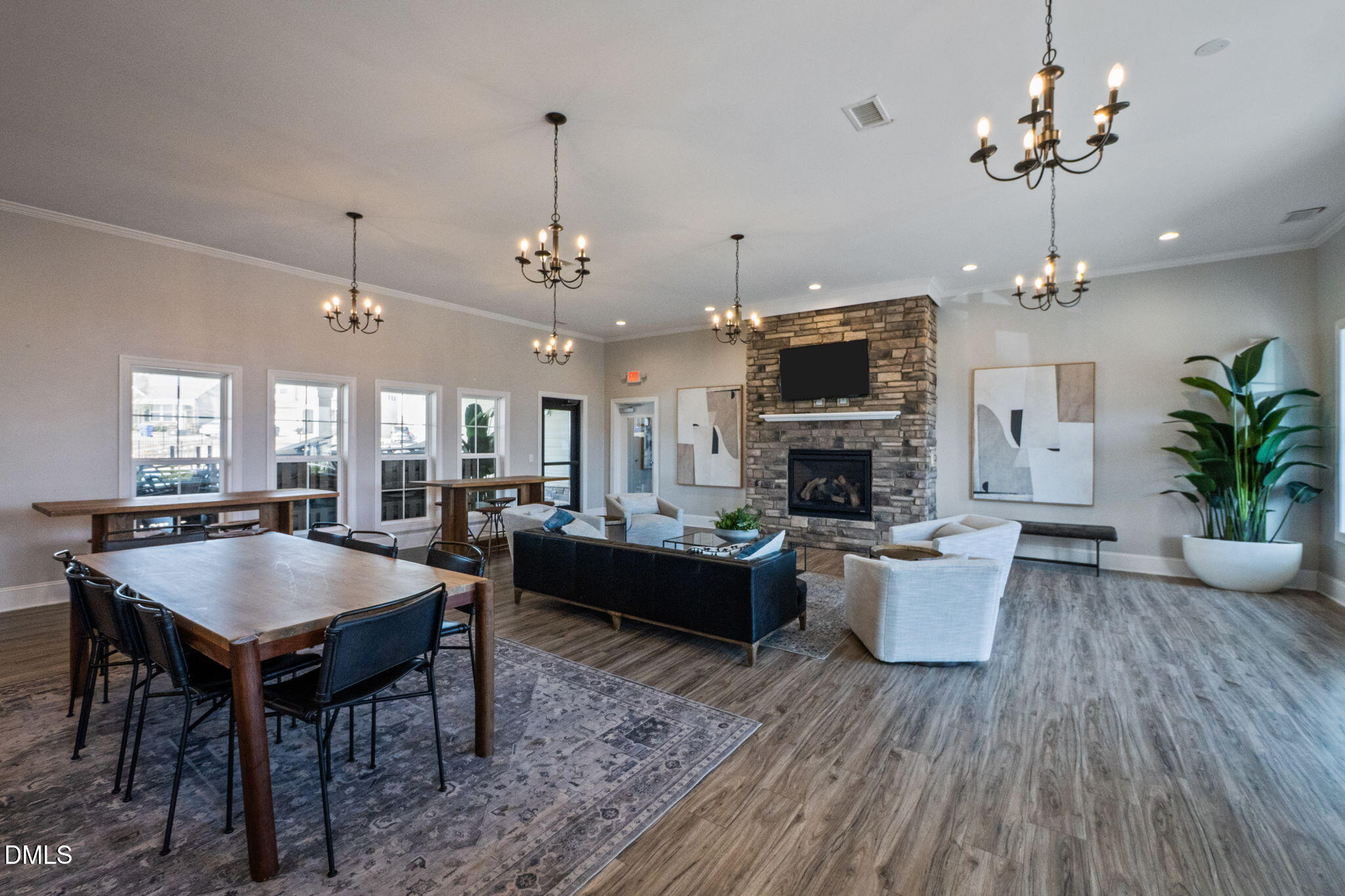 904 James J Freeland Memorial Drive