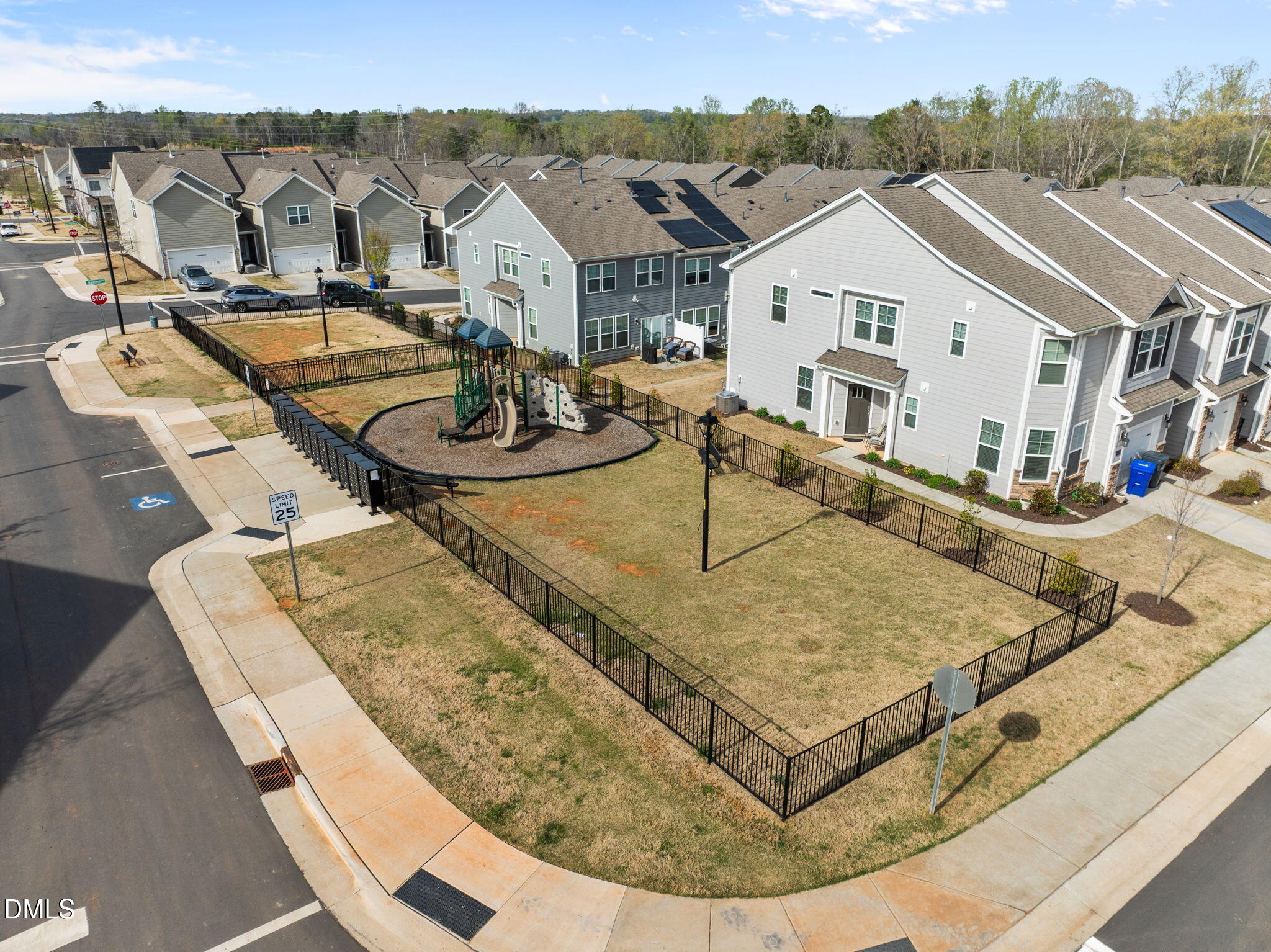 904 James J Freeland Memorial Drive