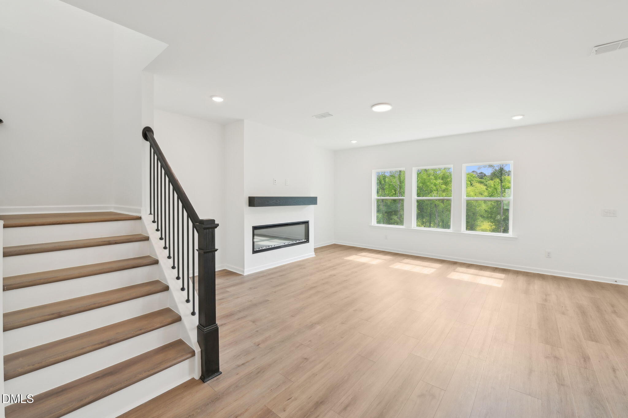 1521 Immagene Way # 82