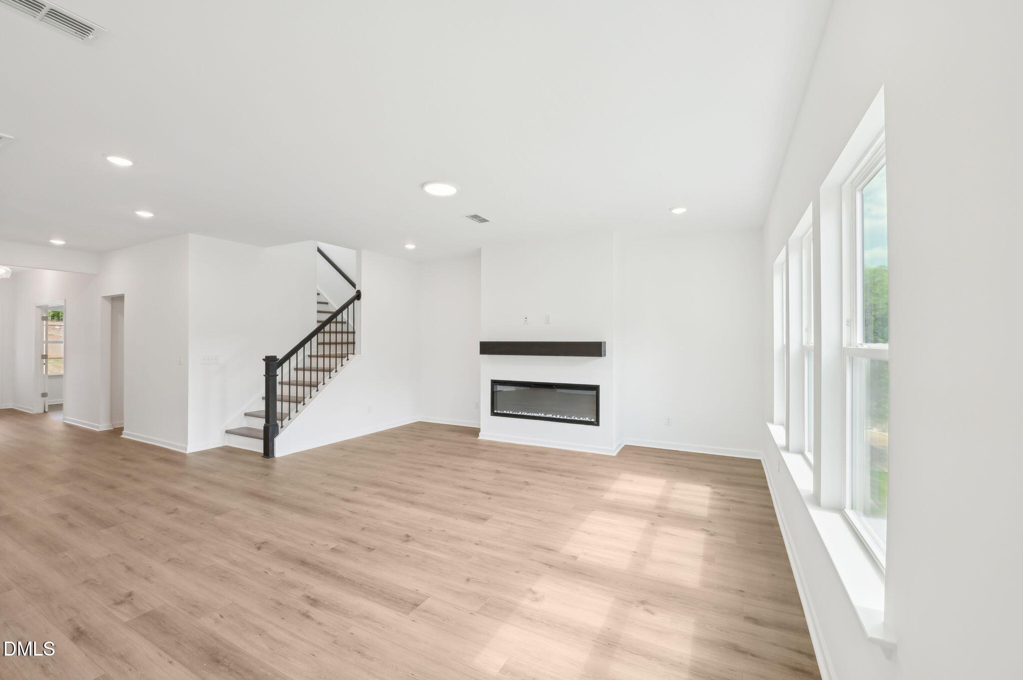 1521 Immagene Way # 82