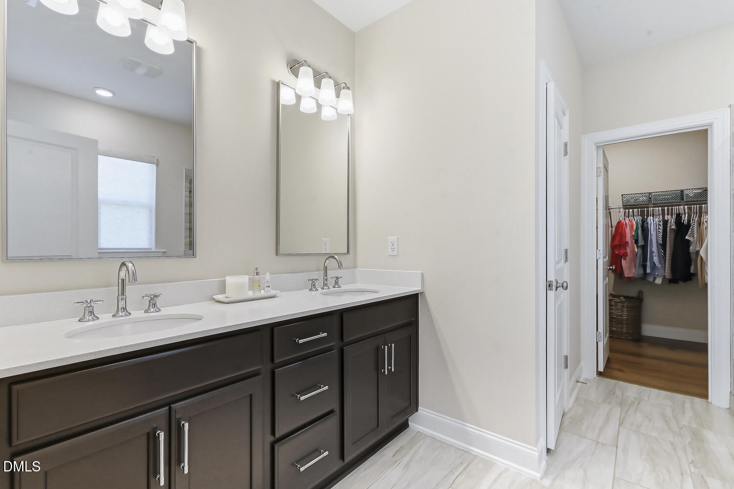 13 W Currituck Circle