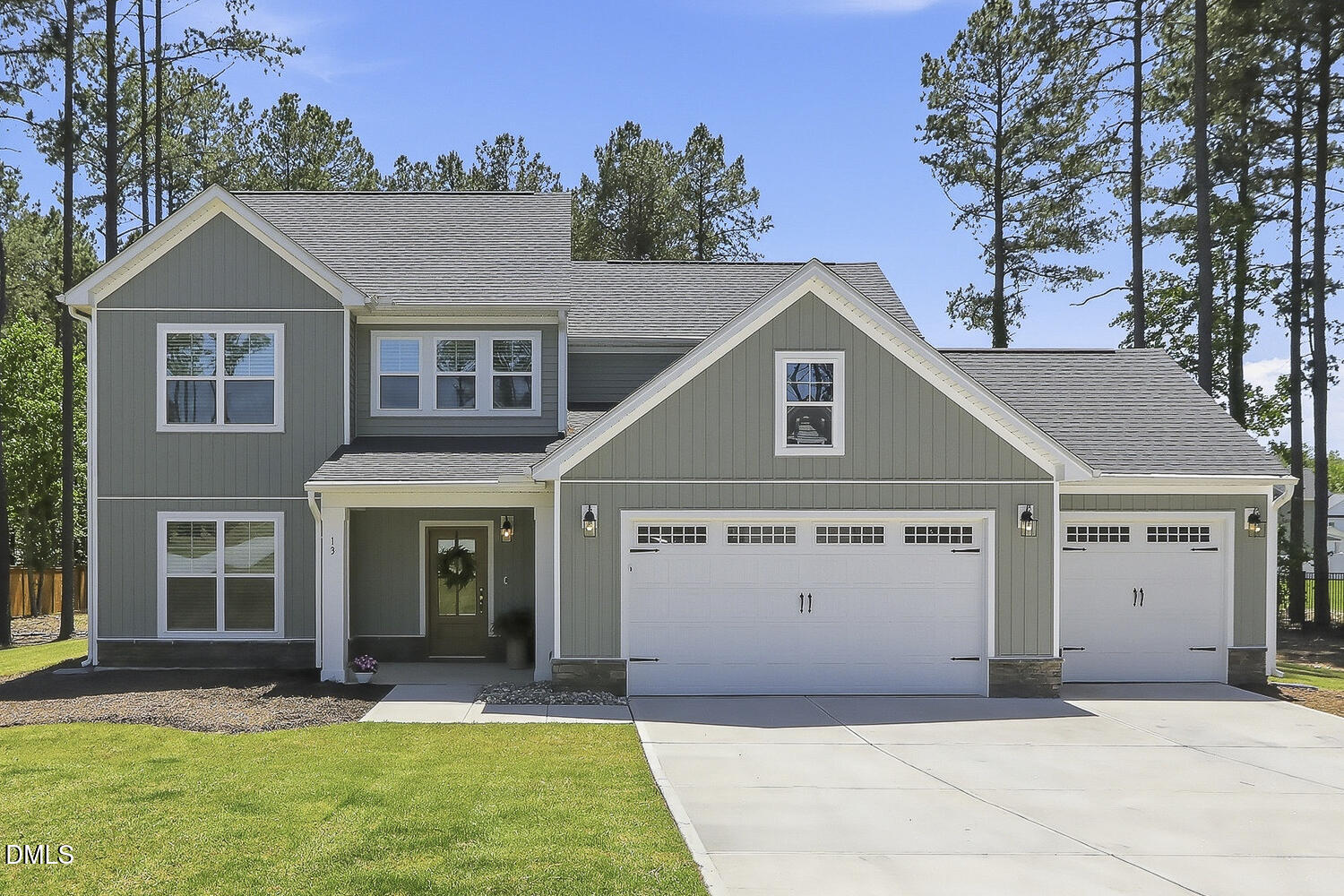 13 W Currituck Circle