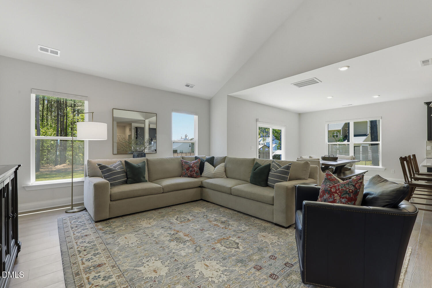 13 W Currituck Circle