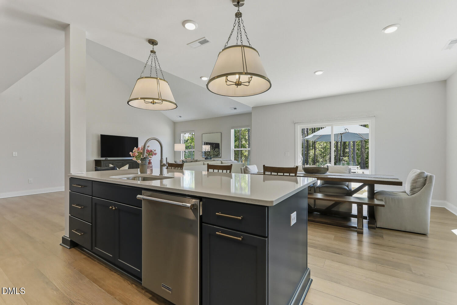 13 W Currituck Circle