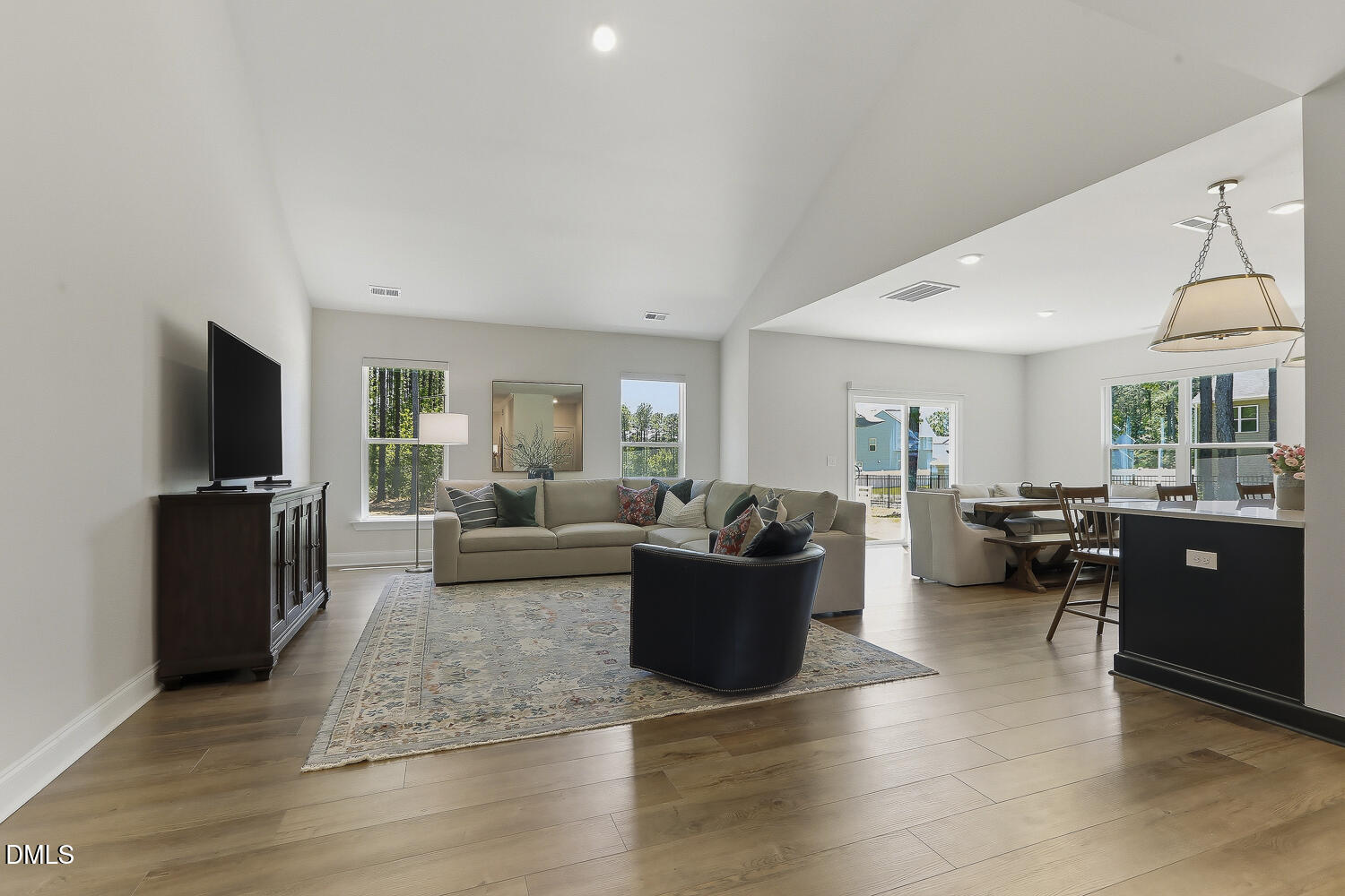13 W Currituck Circle