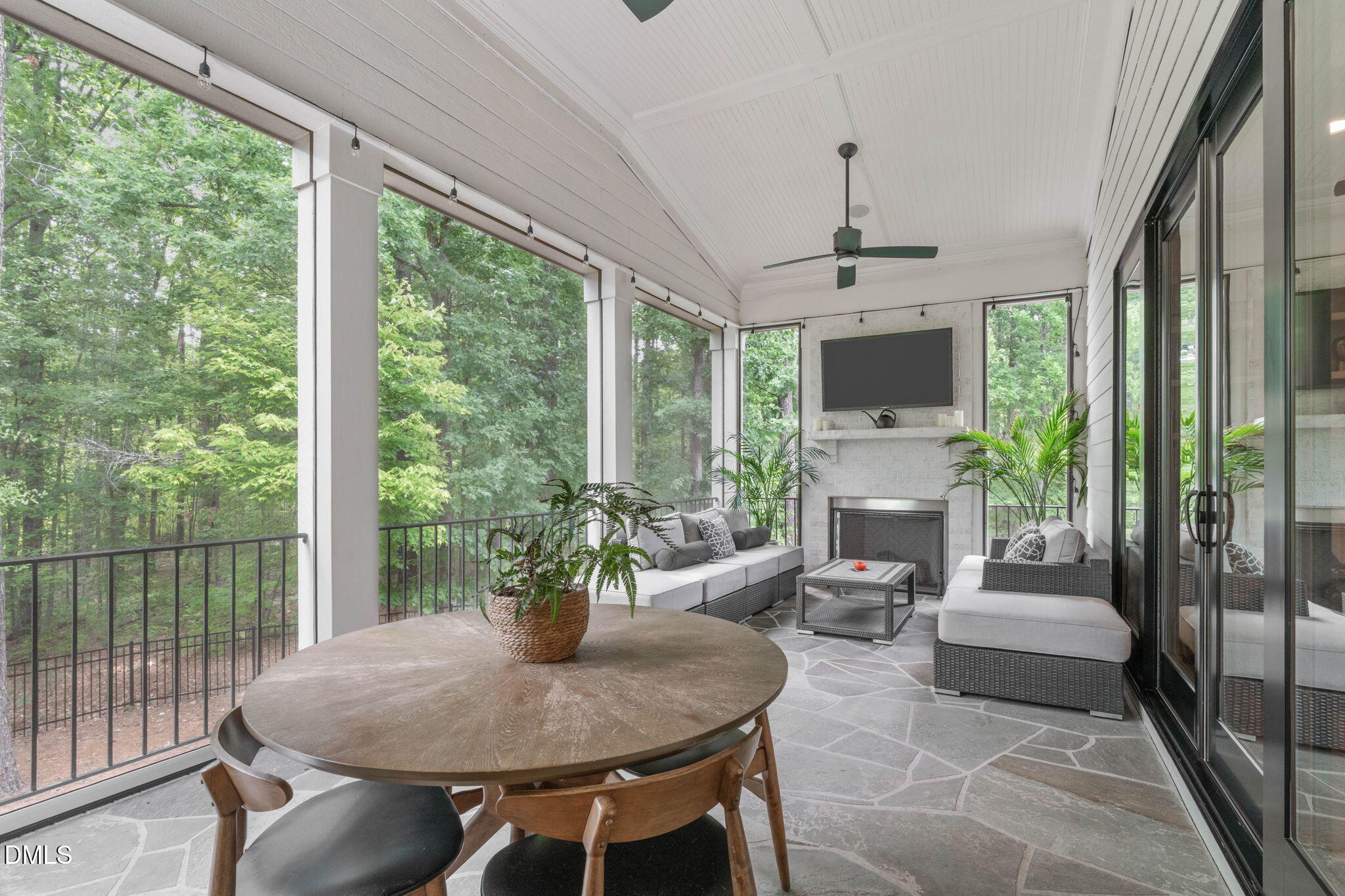 2400 Chianti Court