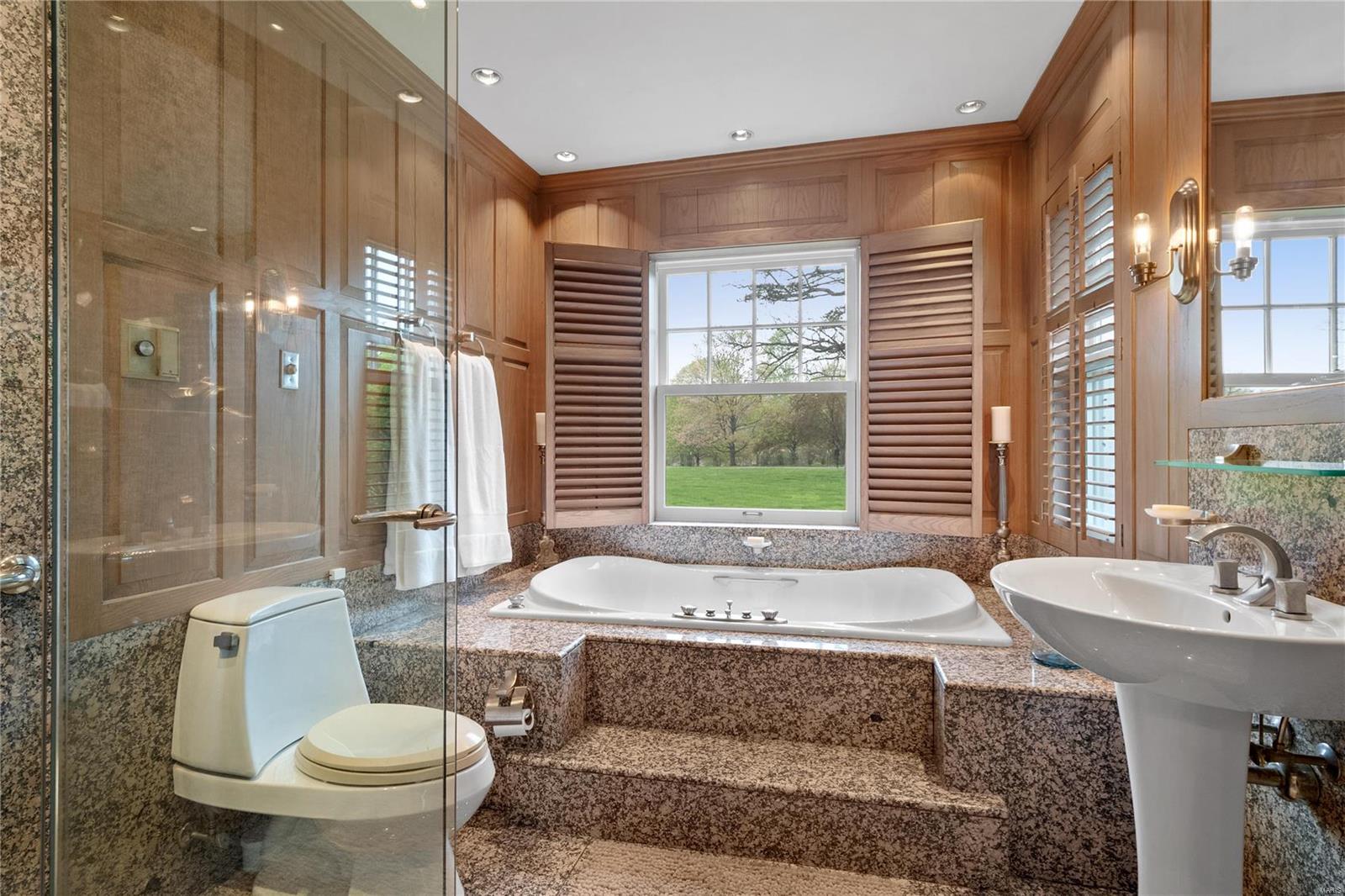 28 Huntleigh Woods