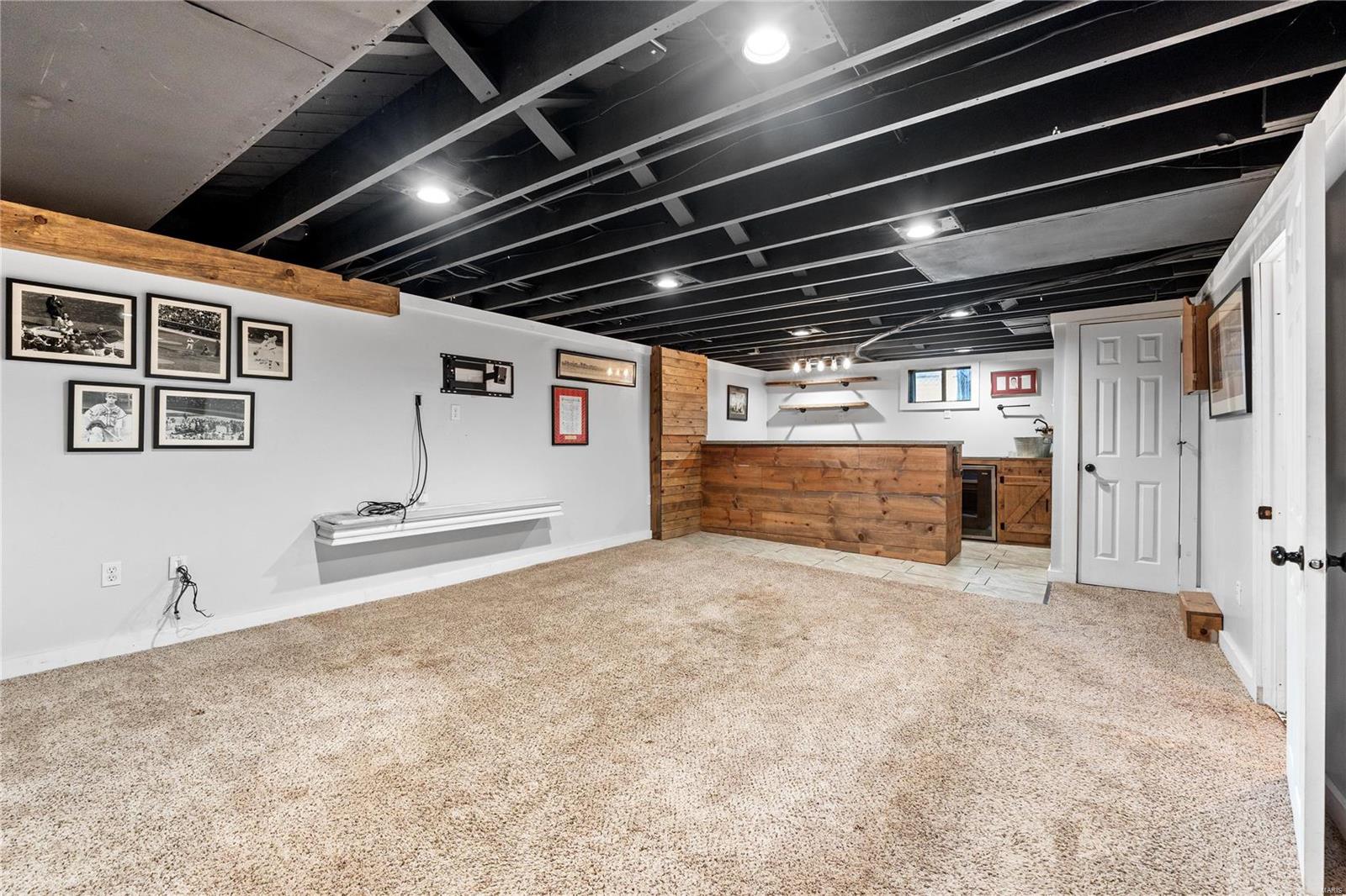 916 Regent Place