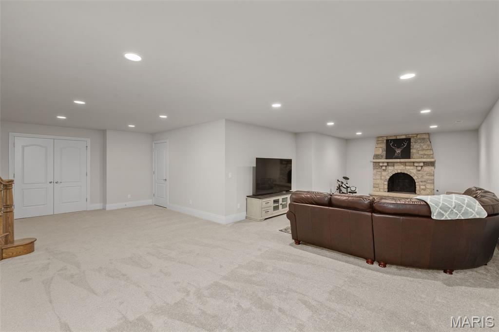 17283 Courtyard Mill Lane