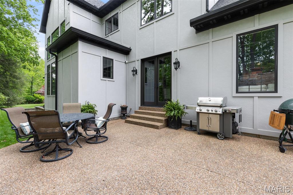 17283 Courtyard Mill Lane