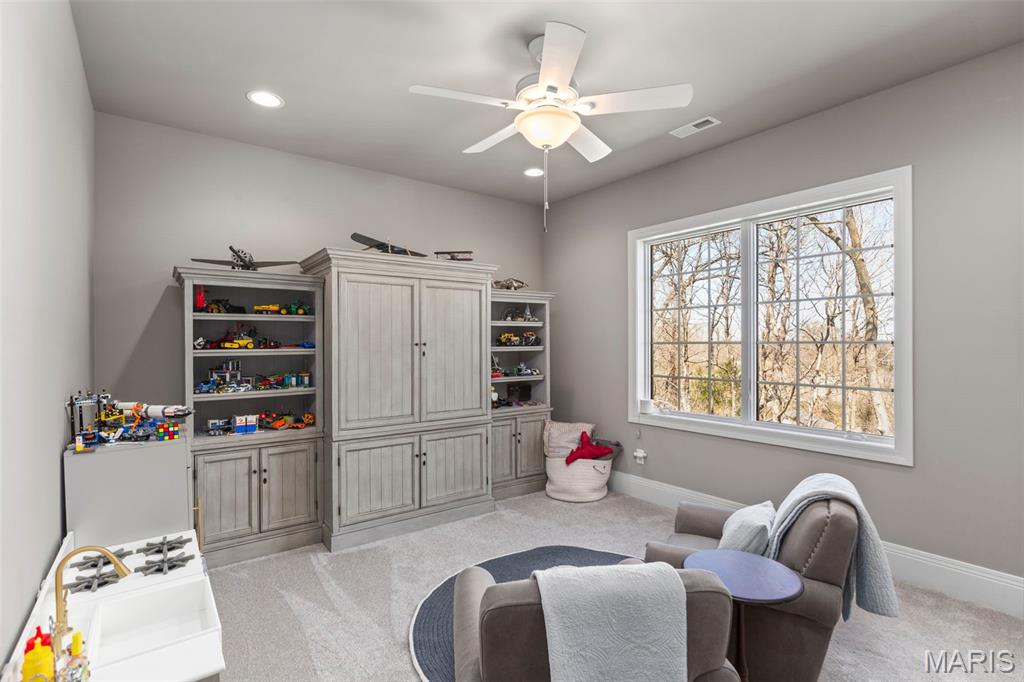17283 Courtyard Mill Lane