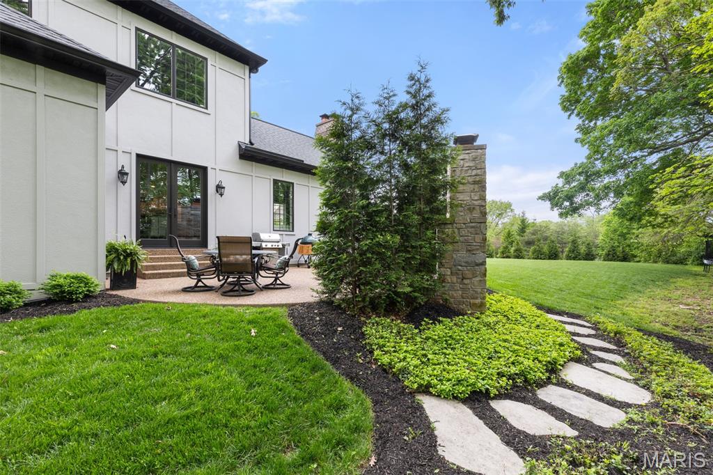 17283 Courtyard Mill Lane