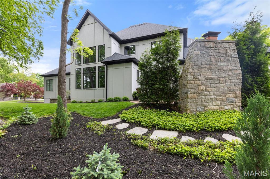 17283 Courtyard Mill Lane