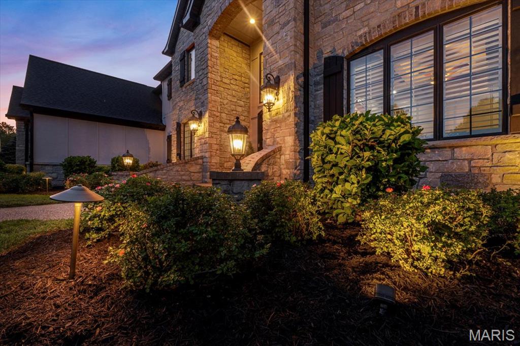 17283 Courtyard Mill Lane