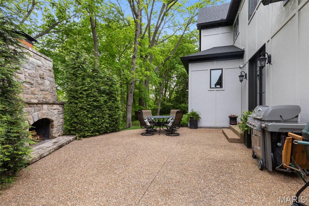 17283 Courtyard Mill Lane