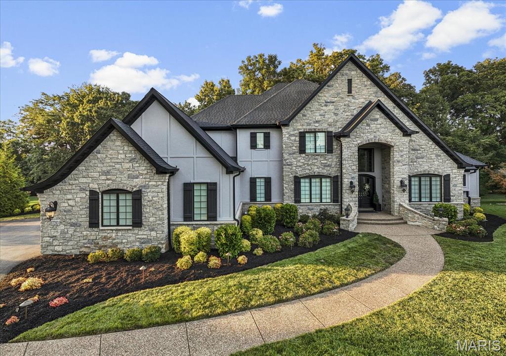 17283 Courtyard Mill Lane