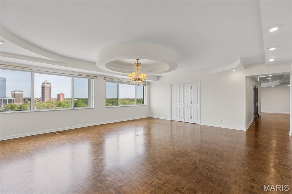 710 S Hanley Road Unit: 18B