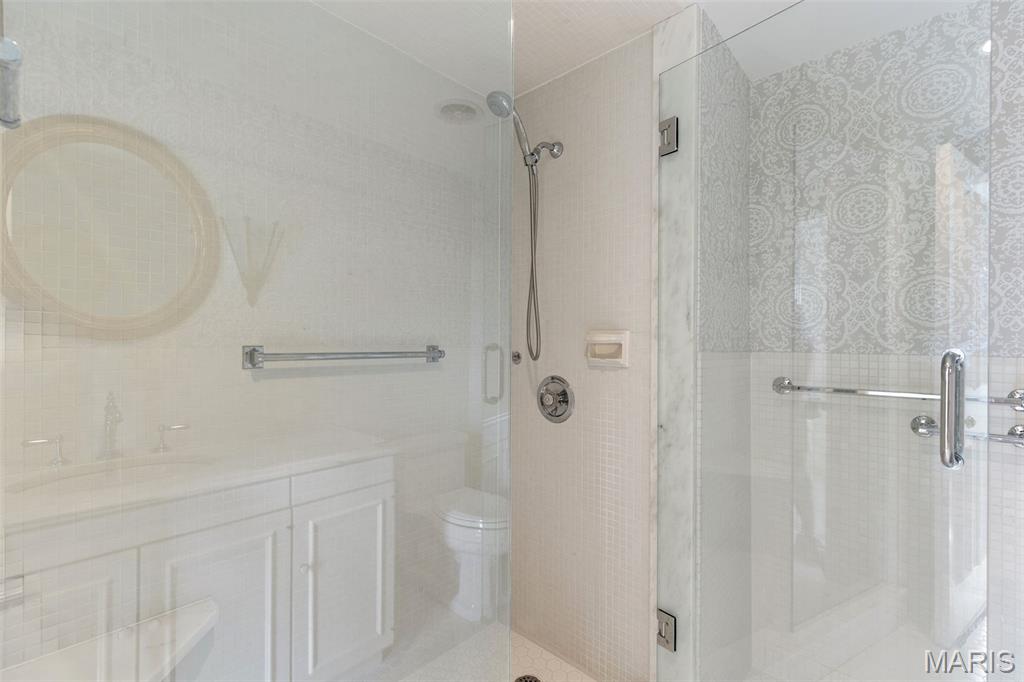 710 S Hanley Road Unit: 18B