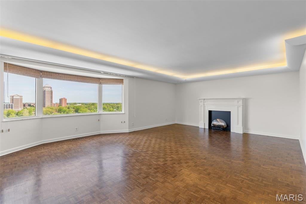 710 S Hanley Road Unit: 18B