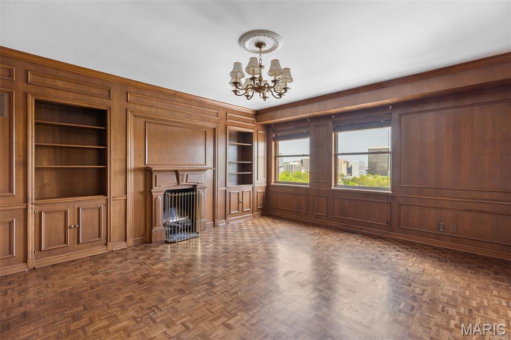 710 S Hanley Road Unit: 18B