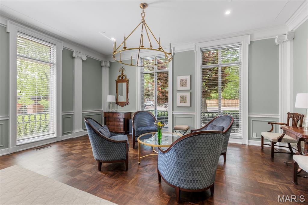 710 S Hanley Road Unit: 18B