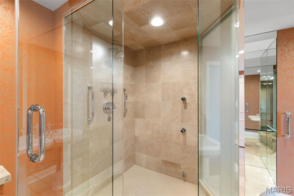 710 S Hanley Road Unit: 18B