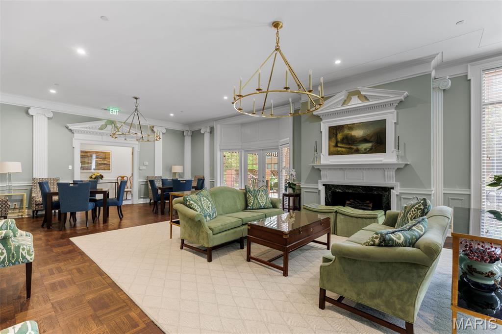 710 S Hanley Road Unit: 18B