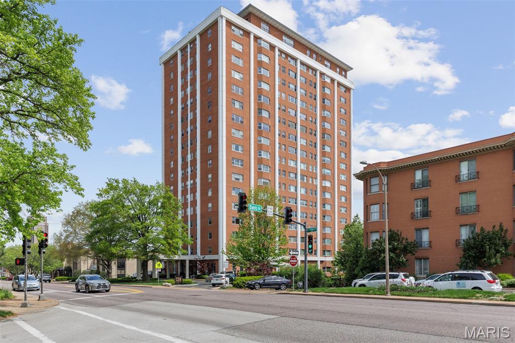 710 S Hanley Road Unit: 18B