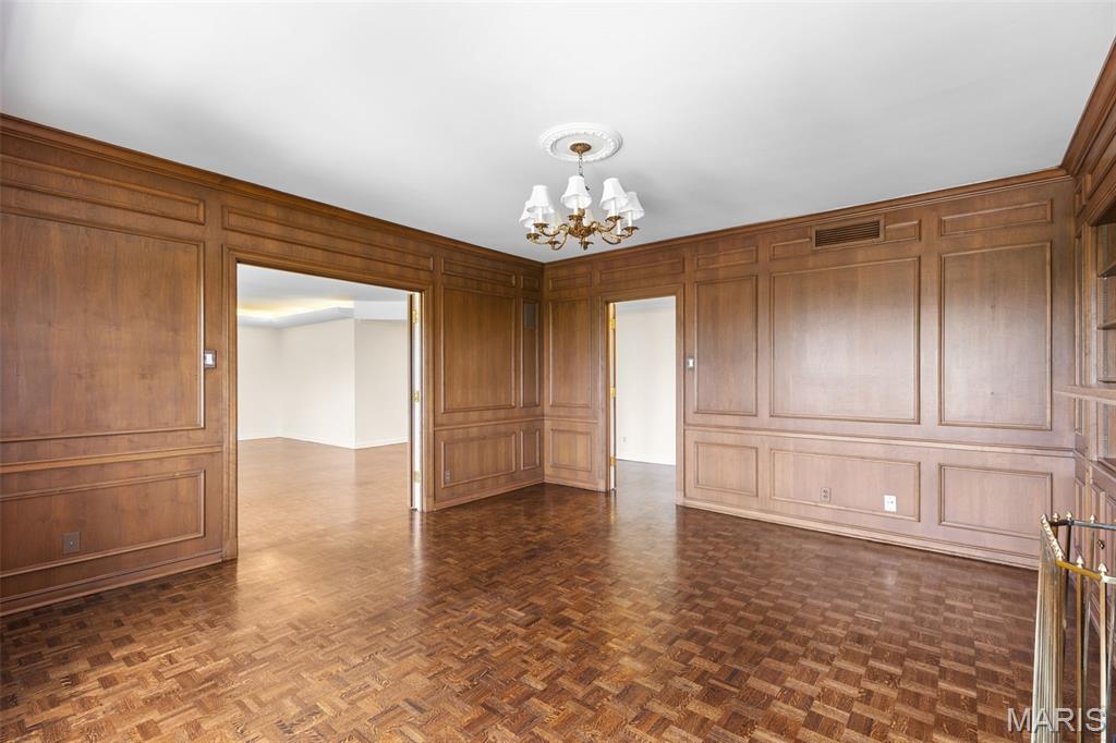 710 S Hanley Road Unit: 18B