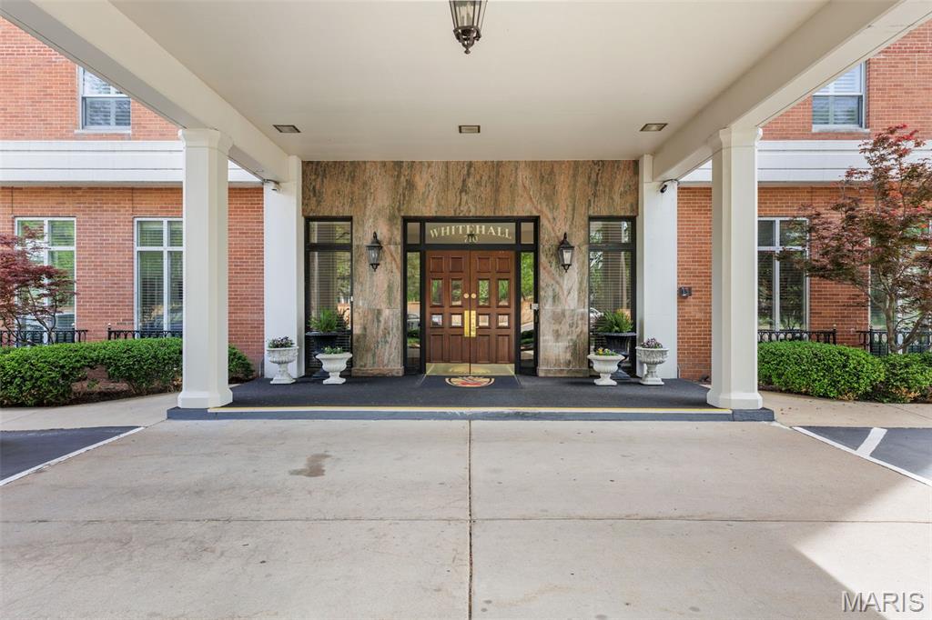 710 S Hanley Road Unit: 18B