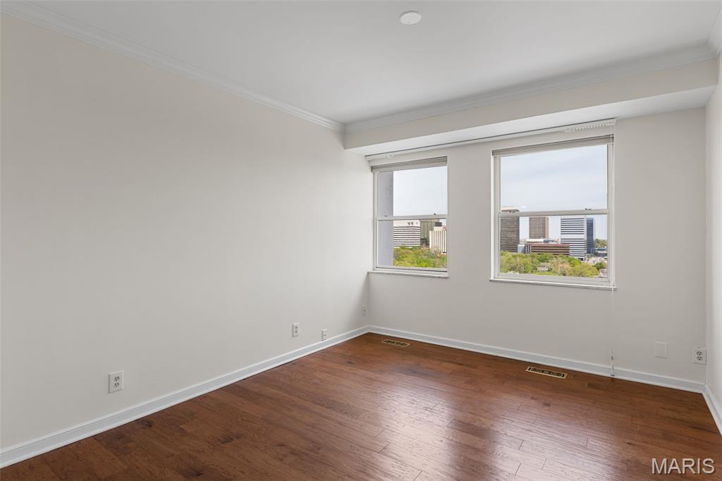 710 S Hanley Road Unit: 18B