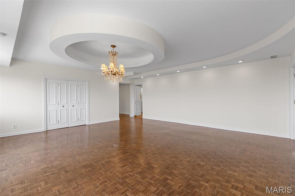 710 S Hanley Road Unit: 18B