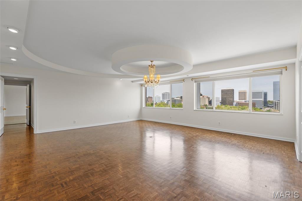 710 S Hanley Road Unit: 18B