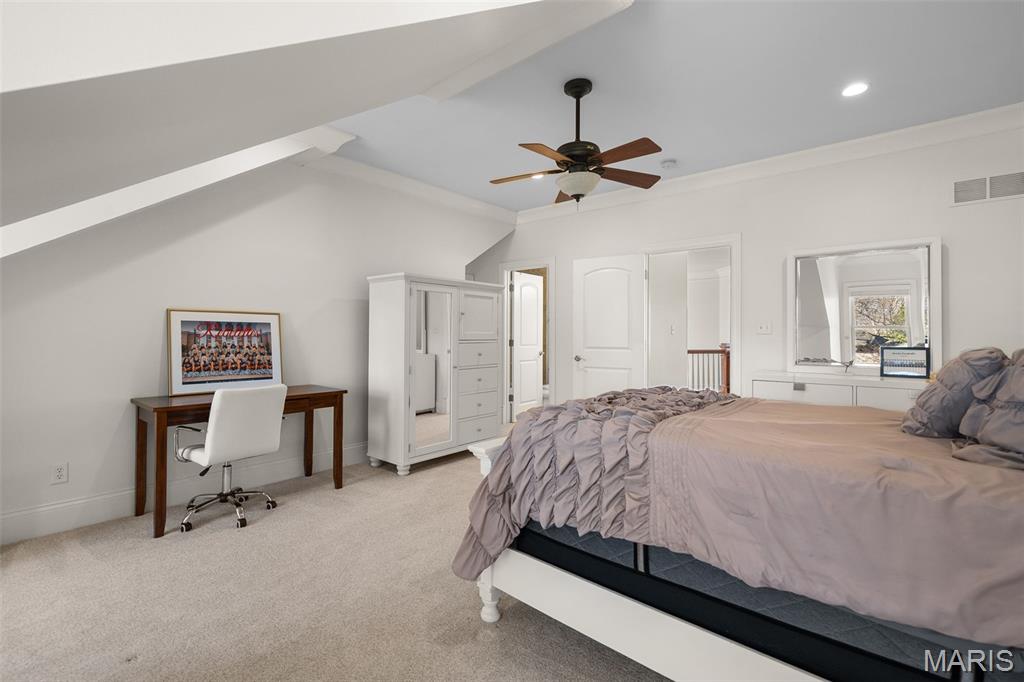 16 Outer Ladue Drive