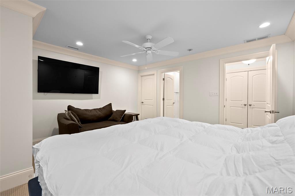 16 Outer Ladue Drive