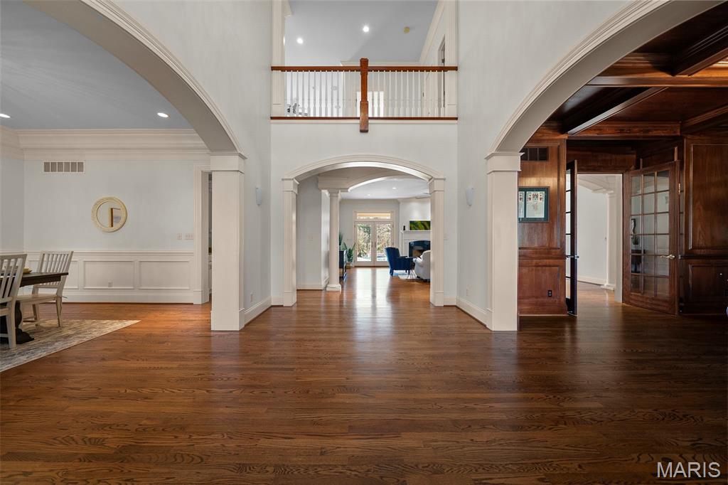 16 Outer Ladue Drive