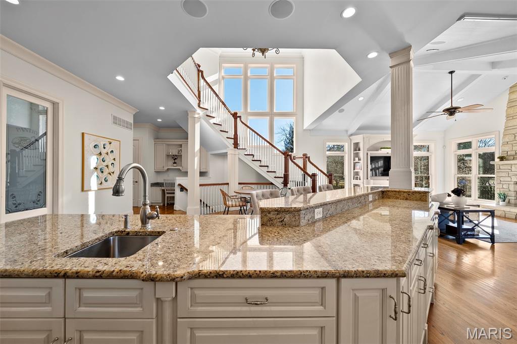 16 Outer Ladue Drive